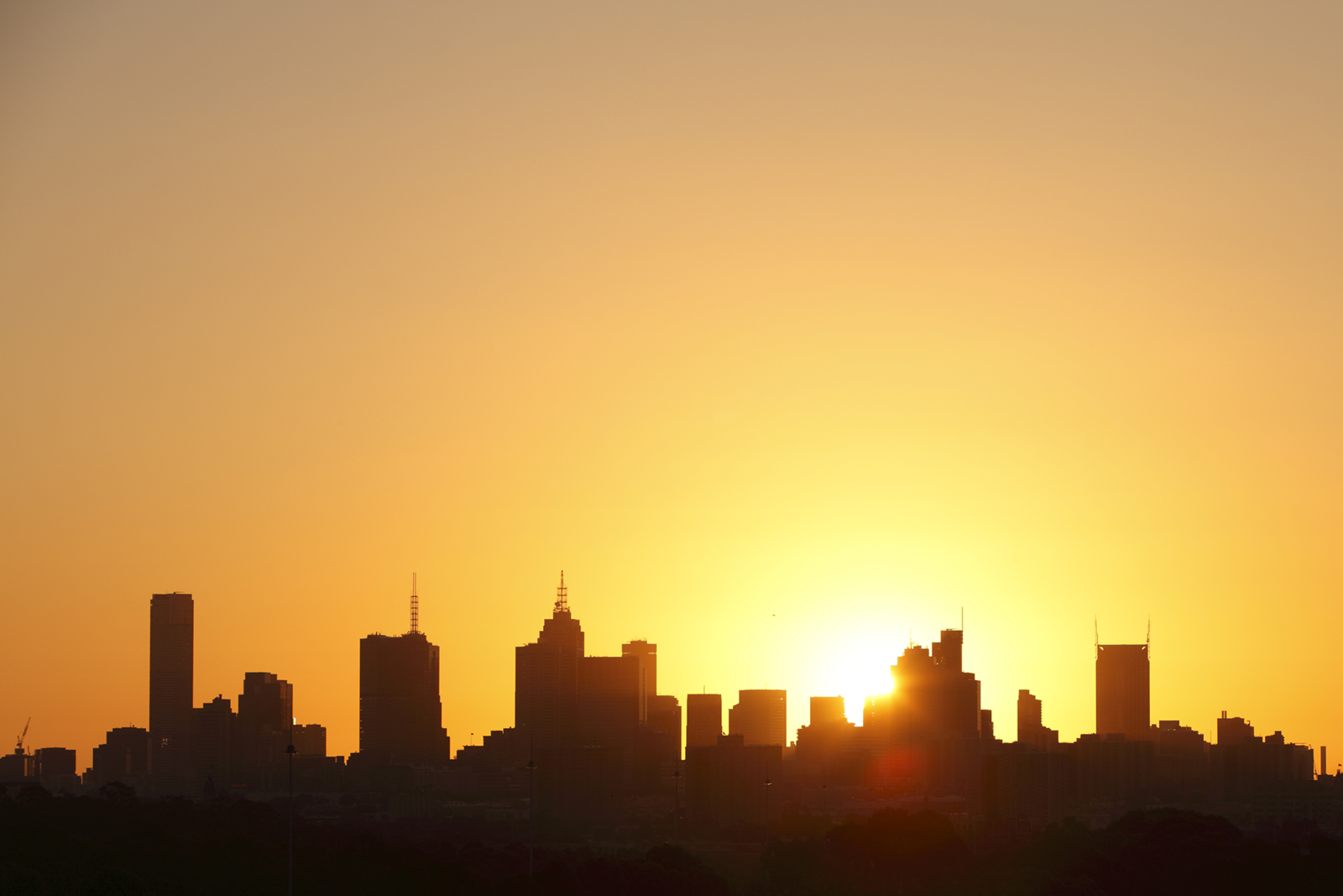 Silhouette of Melbourne city in summer